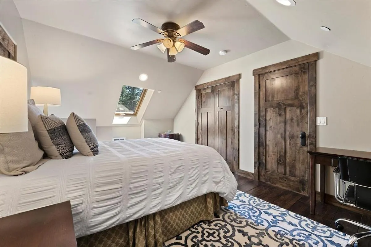 Cyh1012 - Hidden Cedar Home South Lake Tahoe 0*,  ABD